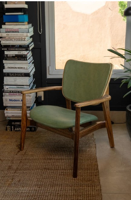 Butaca de diseño escandinavo y madera maciza