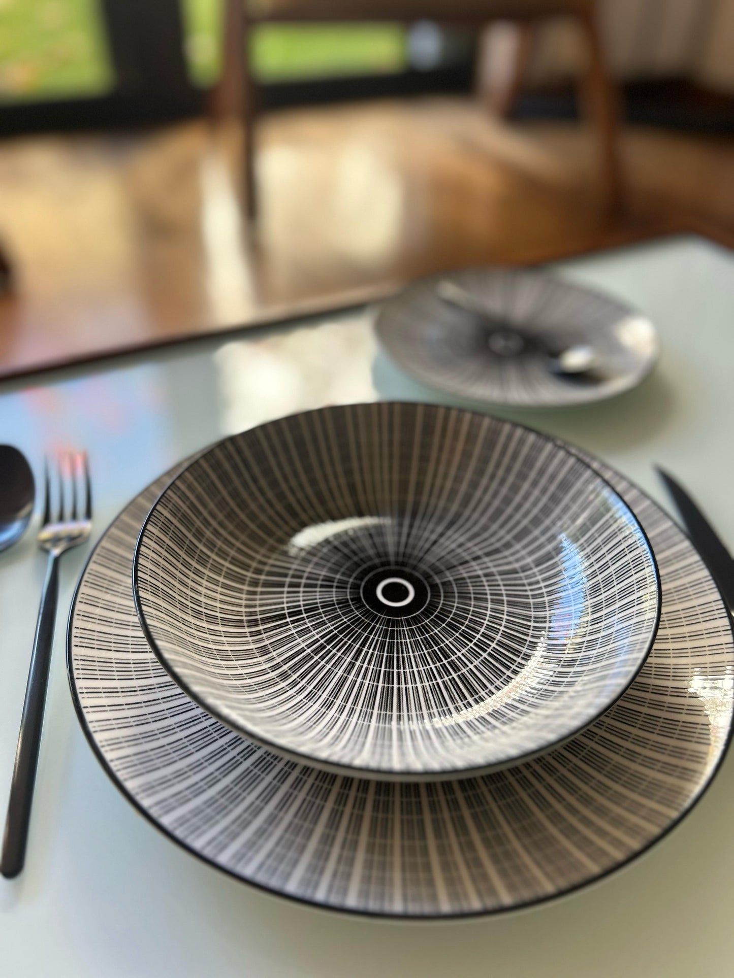 Set de mesa en blanco y negro – 7 piezas